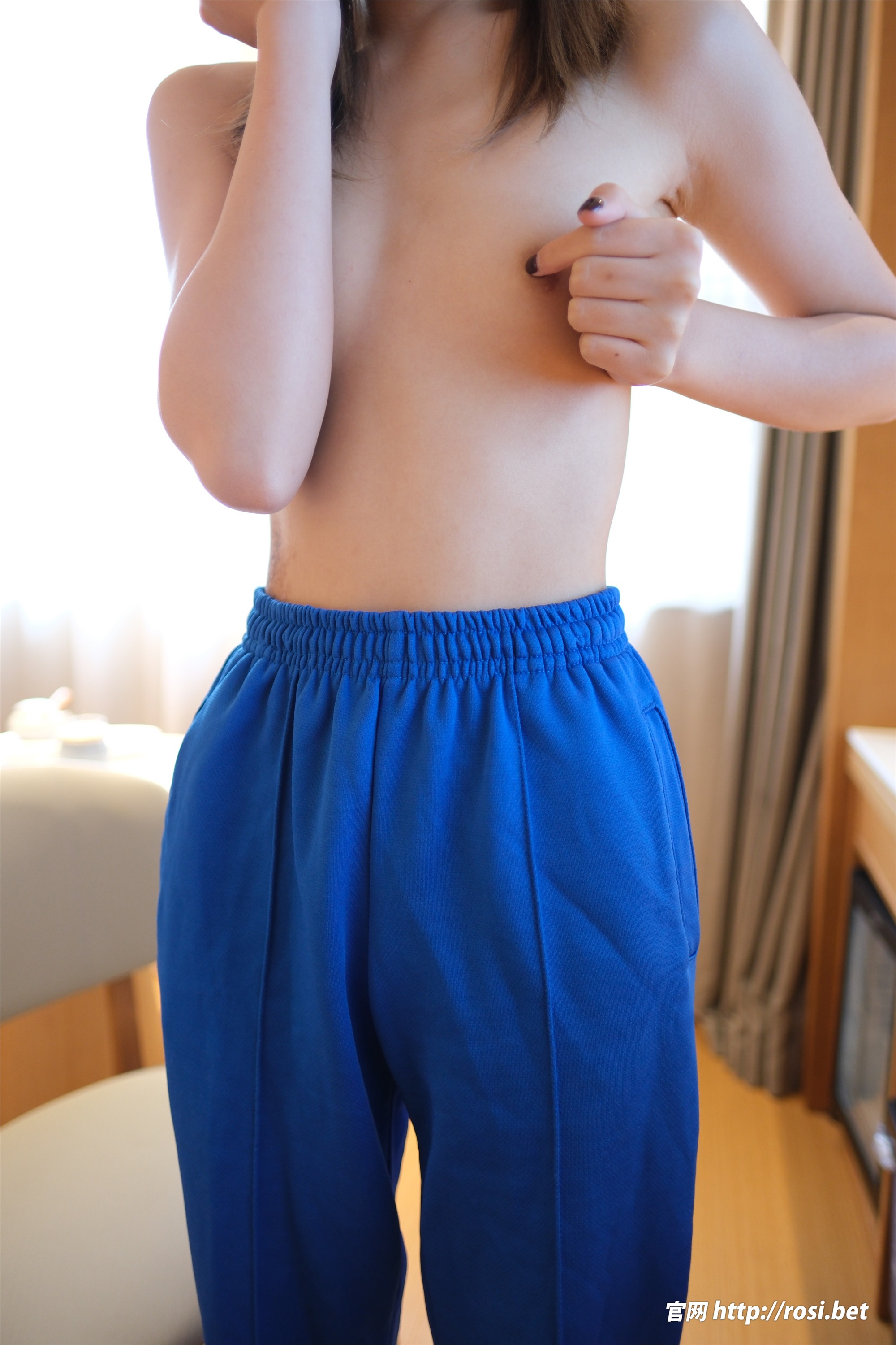 ROSI写真 2025.11.18 NO.5097